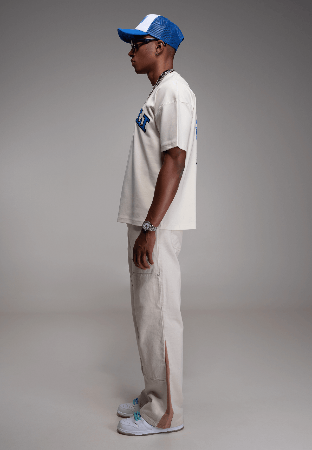 Connecting Hands Artwork T-Shirt – FINELLI oversized t-shirt, detail 4