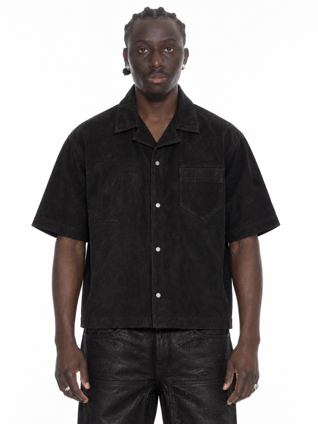 Black Suede Button Shirt – Lamin, zweite Vorderansicht, gerade Kataloghaltung
