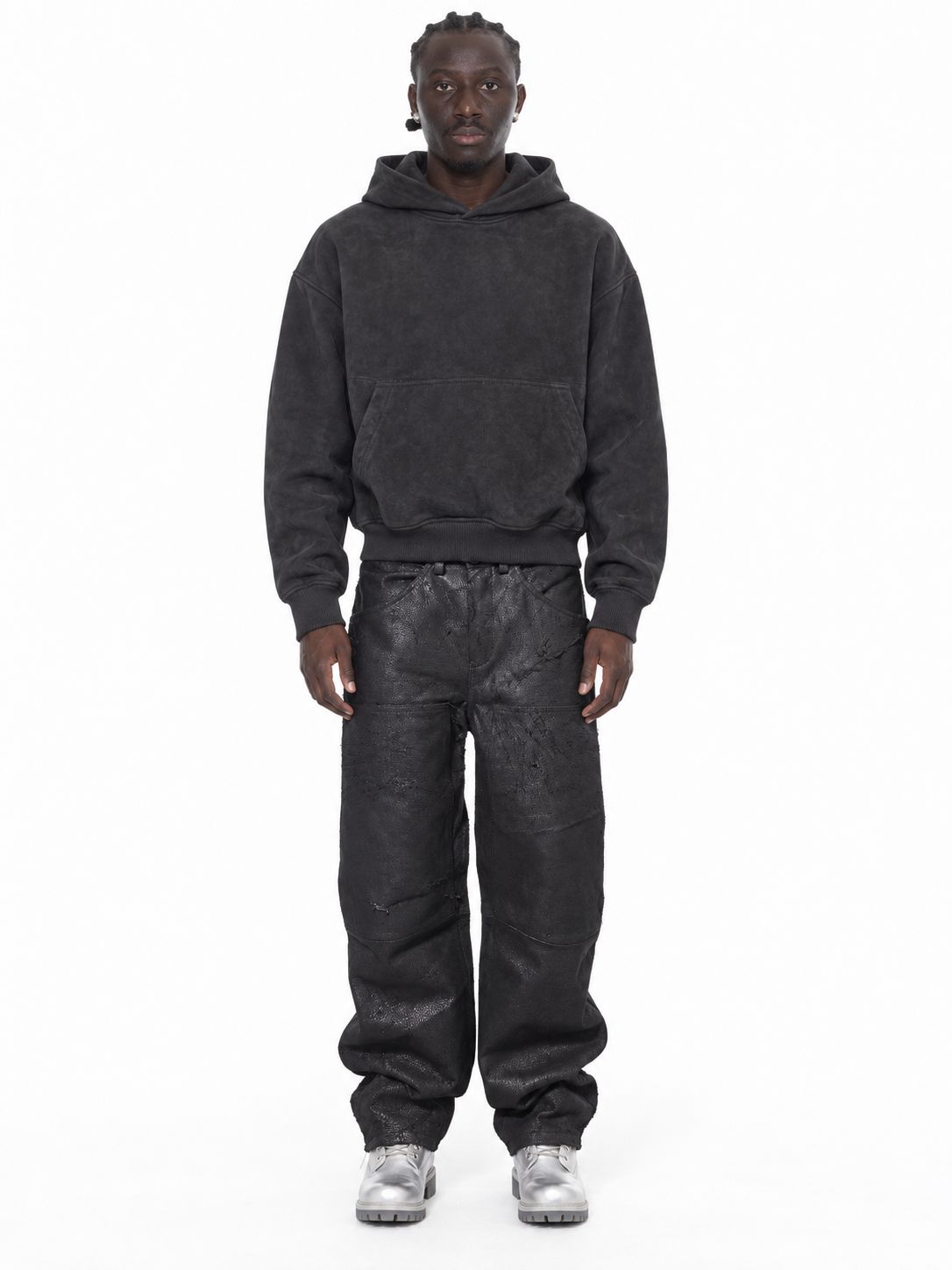 Black Straight Buffalo Leather Pants – Lamin, zweite Vorderansicht, gerade Kataloghaltung