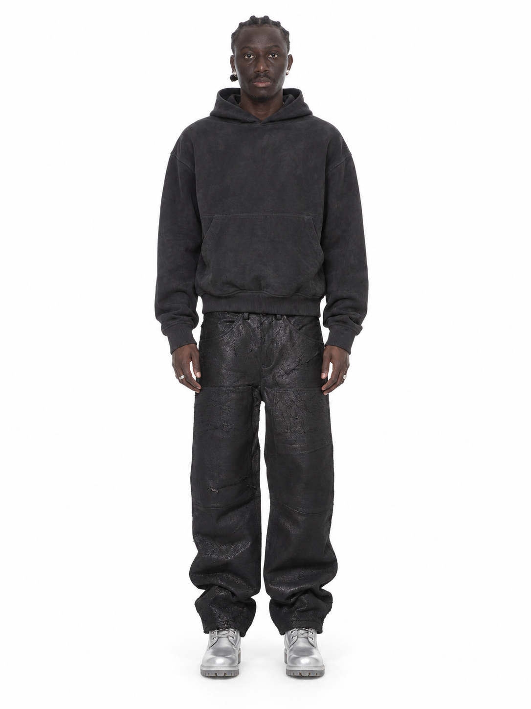 Black Straight Buffalo Leather Pants – Lamin, Vorderansicht, gerade Kataloghaltung