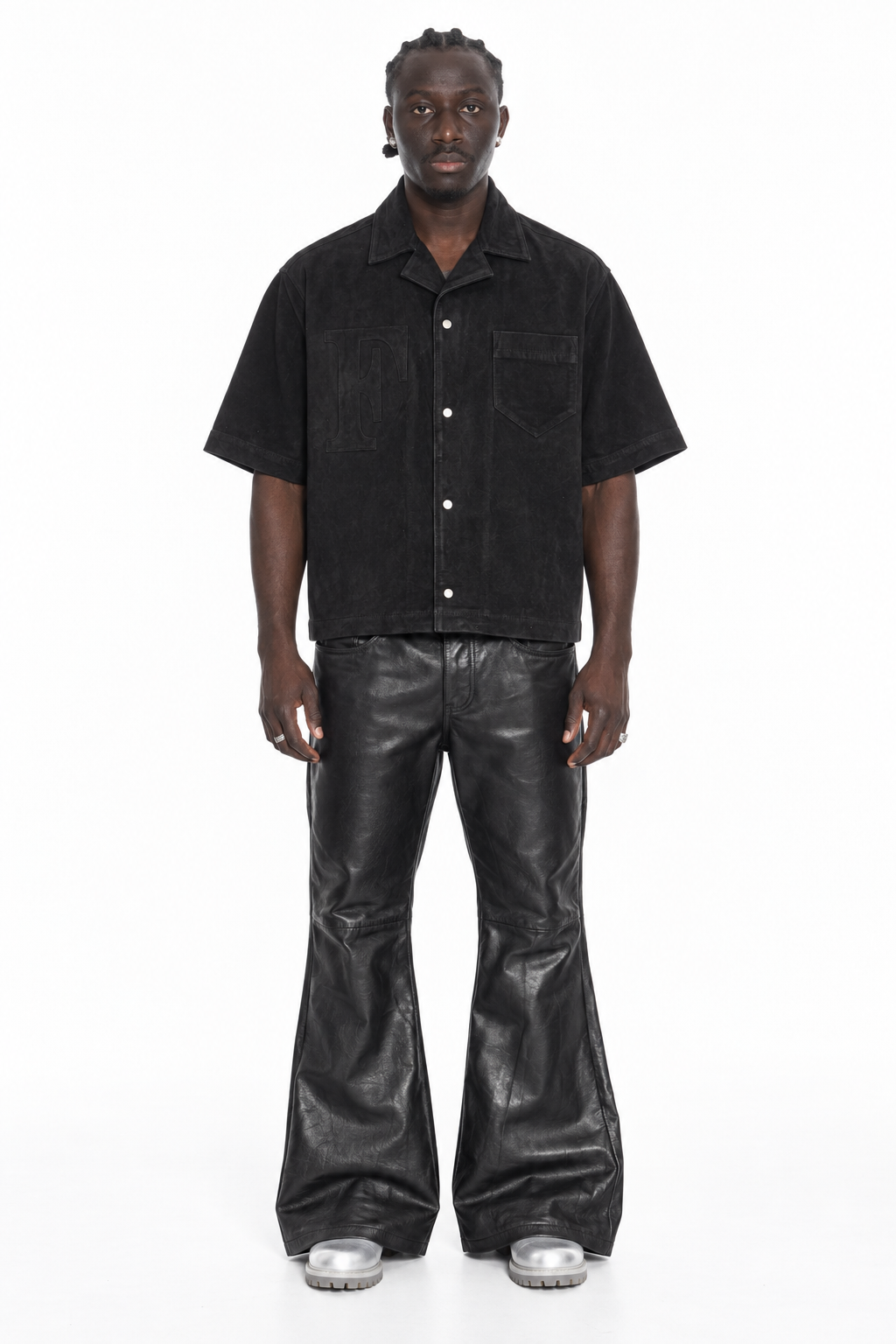 Black Flared Leather Pants – Lamin, Vorderansicht, gerade Kataloghaltung