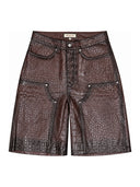 Red Leather Croc Shorts – Vorderseite auf weissem Hintergrund
