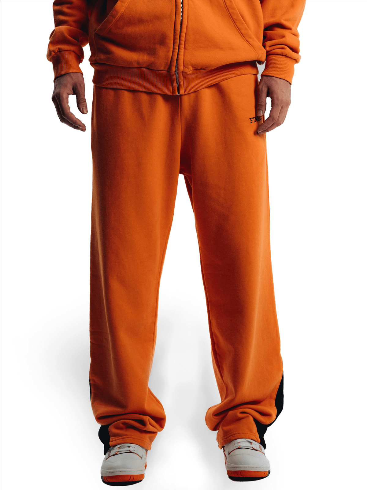 Baggy Sweatpants Orange – FINELLI baggy sweatpants men, front view