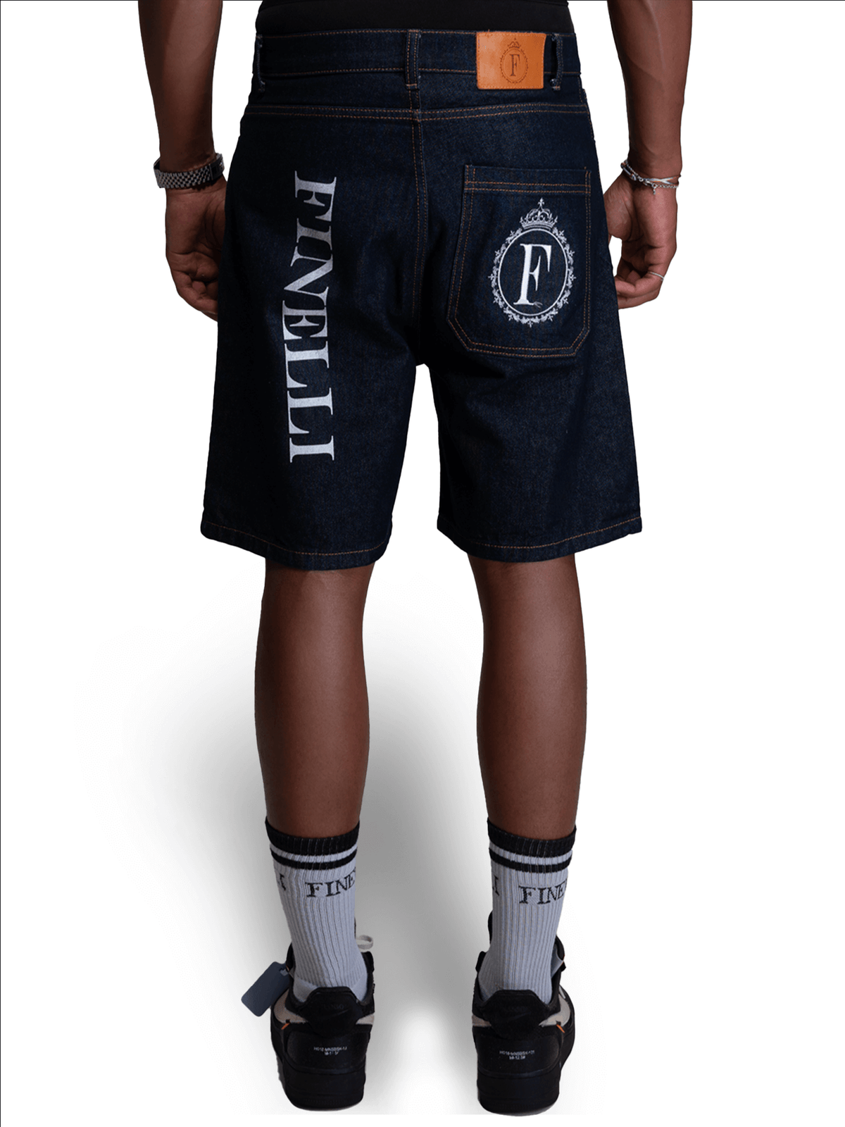 Logo Jeans Shorts – FINELLI oversized shorts, front view