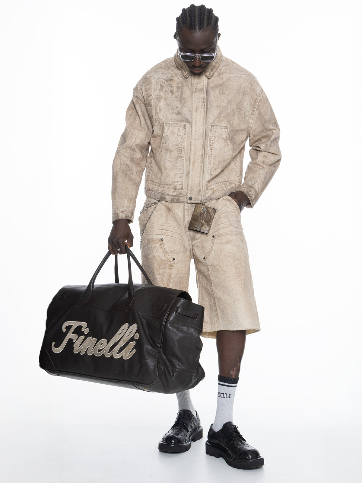 Mud Wash Carpenter Shorts – FINELLI oversized shorts, back view